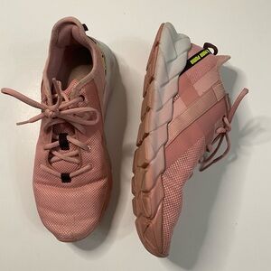 Puma Soft Foam Rose Pink Athletic Shoes Women’s size 8.5M